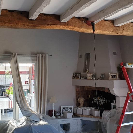 detec bois réalise le traitement contre les vrillettes et les capricornes des poutres en bois d'une maison a anglet au pays basque