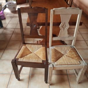 Sablage de chaises en bois et paille